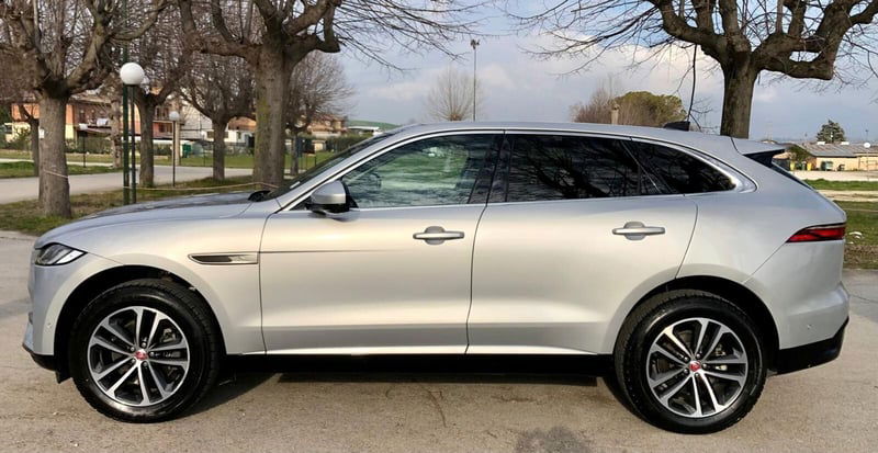 Jaguar F-Pace 2.0 D 204 CV AWD aut. R-Dynamic SE