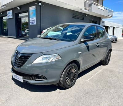 Lancia Ypsilon 1.2 69 CV 5 porte GPL Ecochic Silver usata