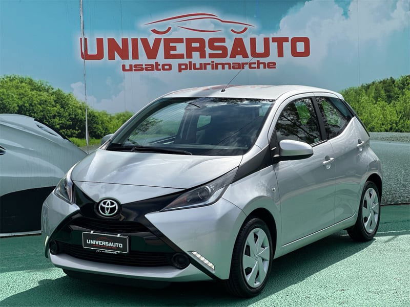 Toyota Aygo 1.0 VVT-i 69 CV 5 porte x-play TSS
