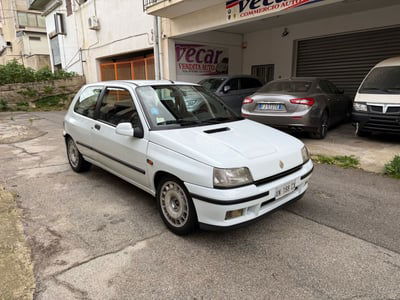 Renault Clio cat 3 porte Baccara usata