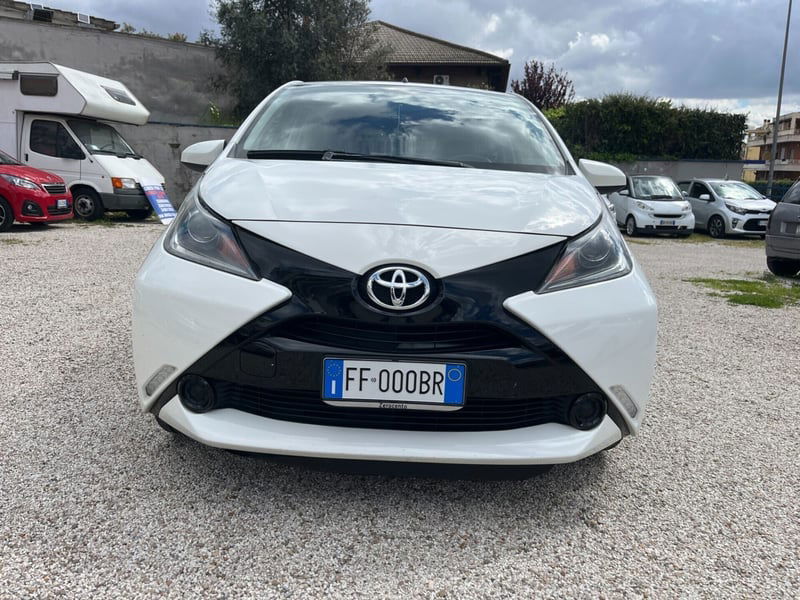 Toyota Aygo 1.0 VVT-i 69 CV 5 porte x-play TSS