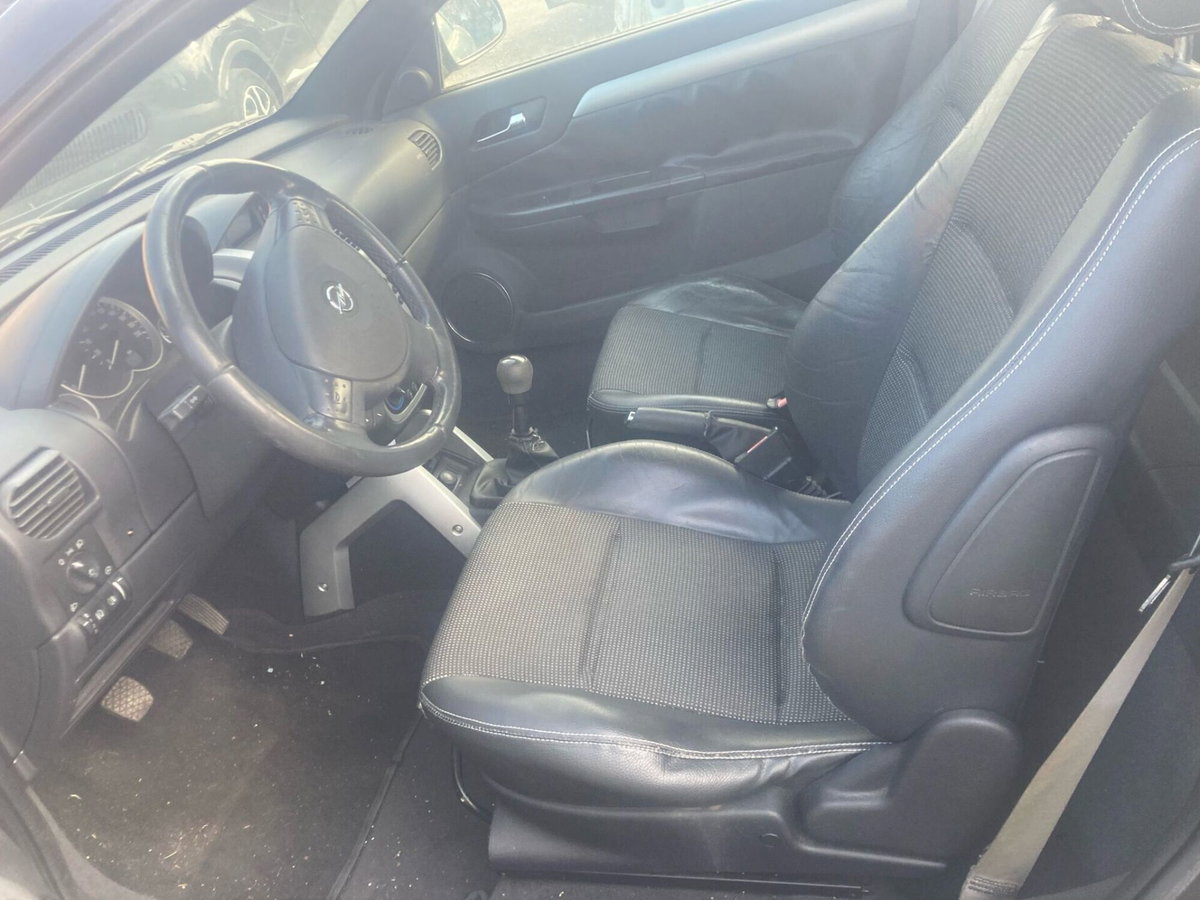Opel Tigra TwinTop 1.3 CDTI First Edition (8)