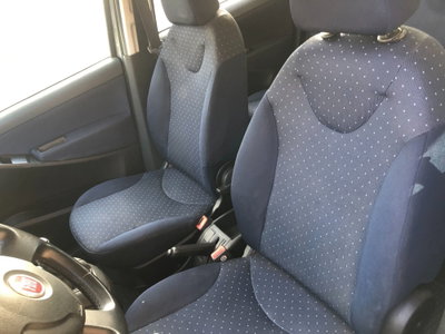 Fiat Idea 1.3 MJT 16V 95 CV S&S Active (10)