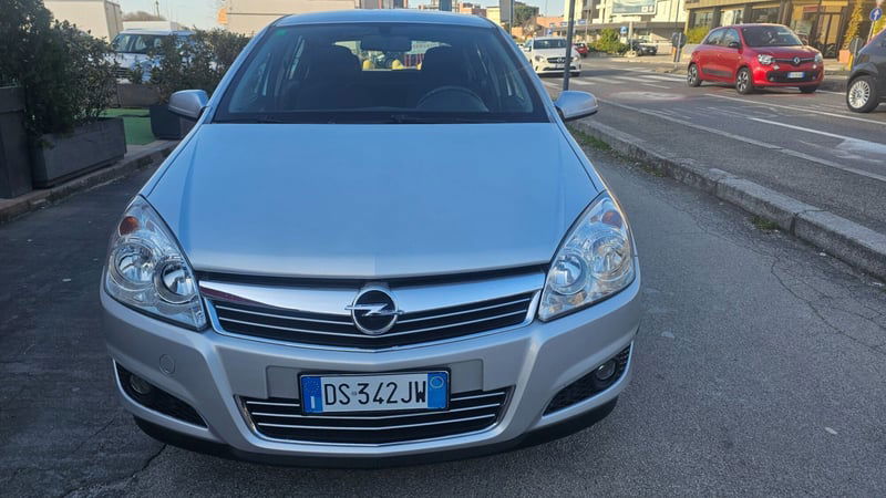 Opel Astra 1.4 16V Twinport 5 porte Enjoy