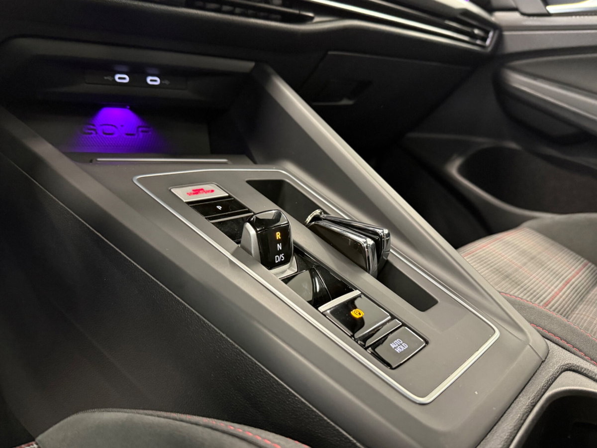 Volkswagen Golf 2.0 TSI GTI DSG (15)