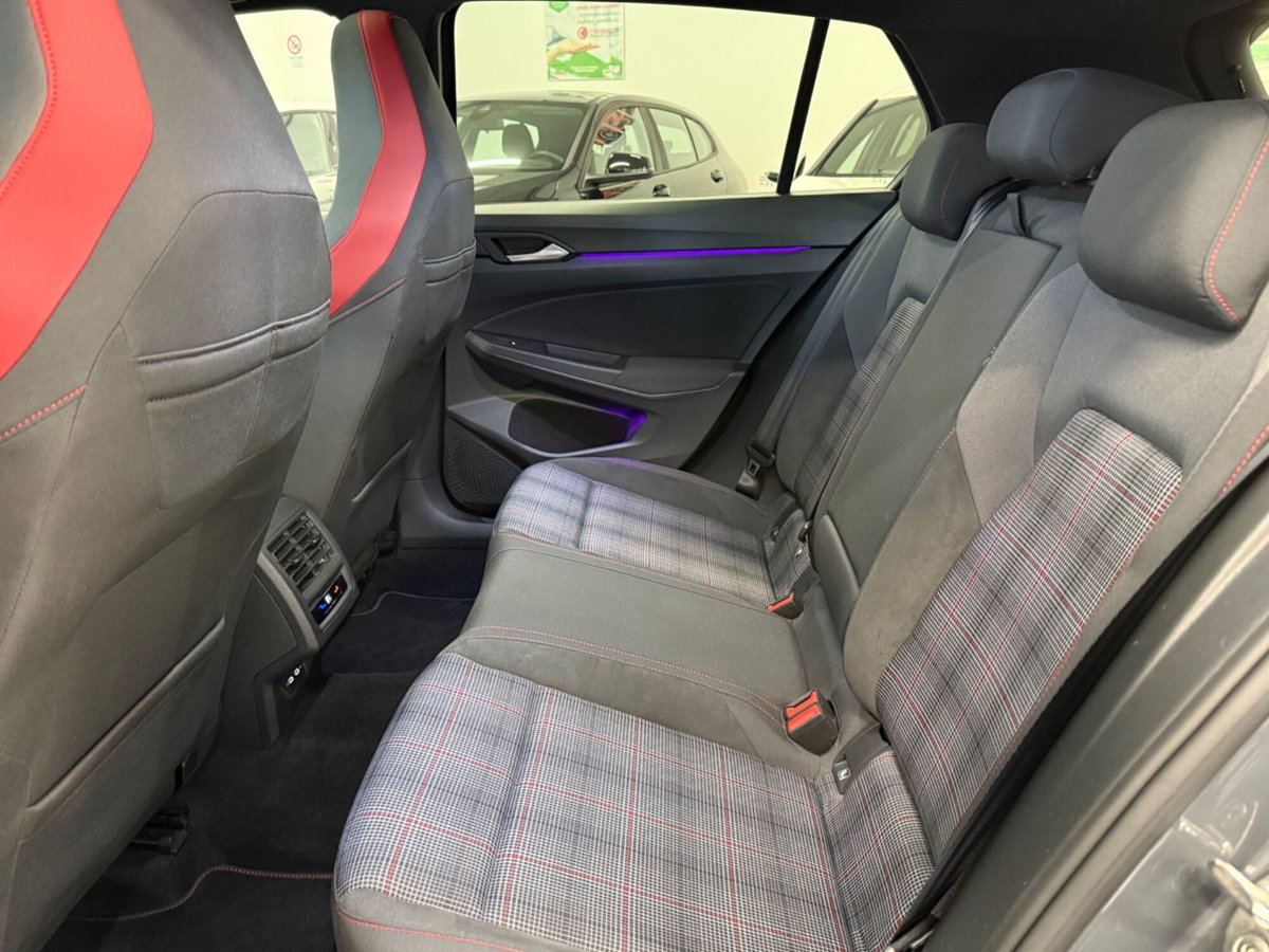 Volkswagen Golf 2.0 TSI GTI DSG (8)