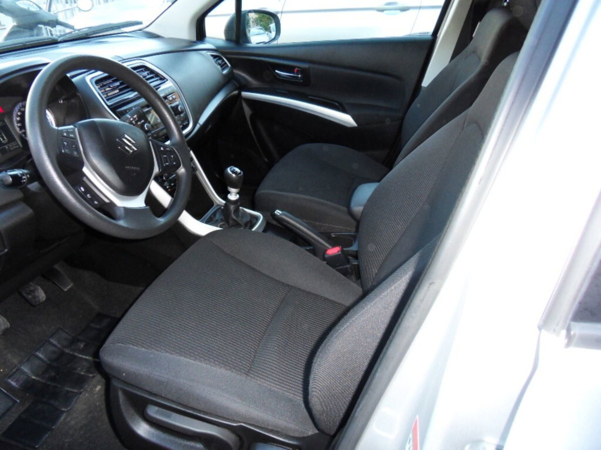 Suzuki S-Cross 1.4 Hybrid Easy (6)