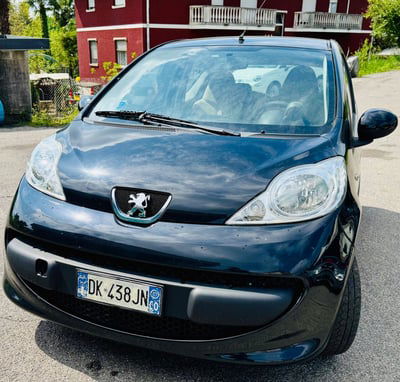 Peugeot 107 68CV 5p. Sweet Years 2Tronic usata