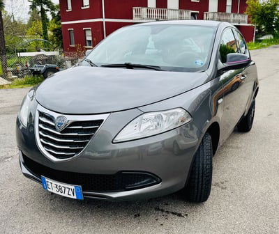 Lancia Ypsilon 0.9 TwinAir 85 CV 5 porte Metano Ecochic Gold usata