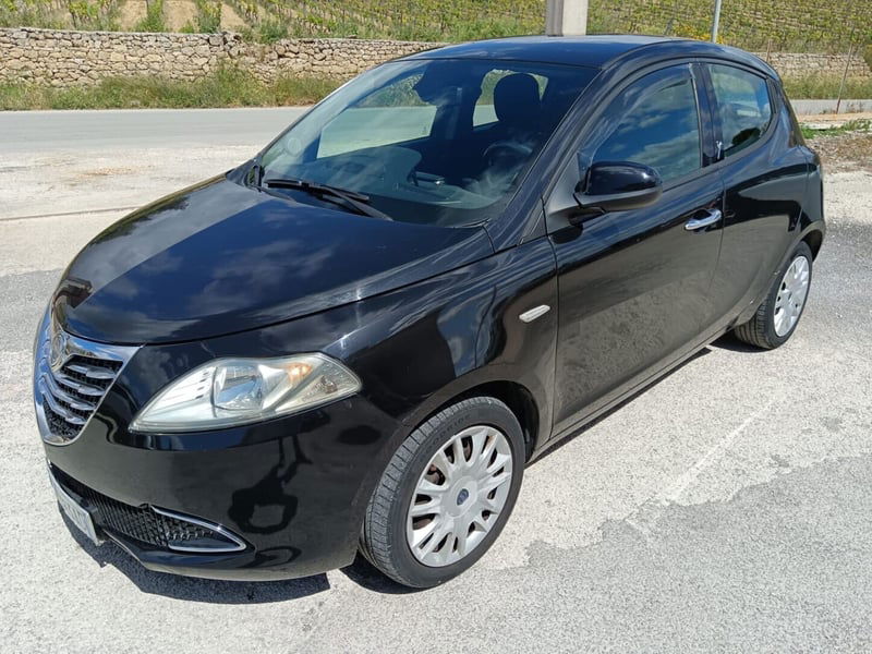 Lancia Ypsilon 1.2 69 CV 5 porte Platinum