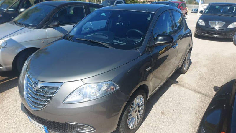 Lancia Ypsilon 1.2 69 CV 5 porte Silver