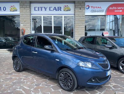 Lancia Ypsilon 1.0 FireFly 5 porte S&S Hybrid Ecochic Gold usata