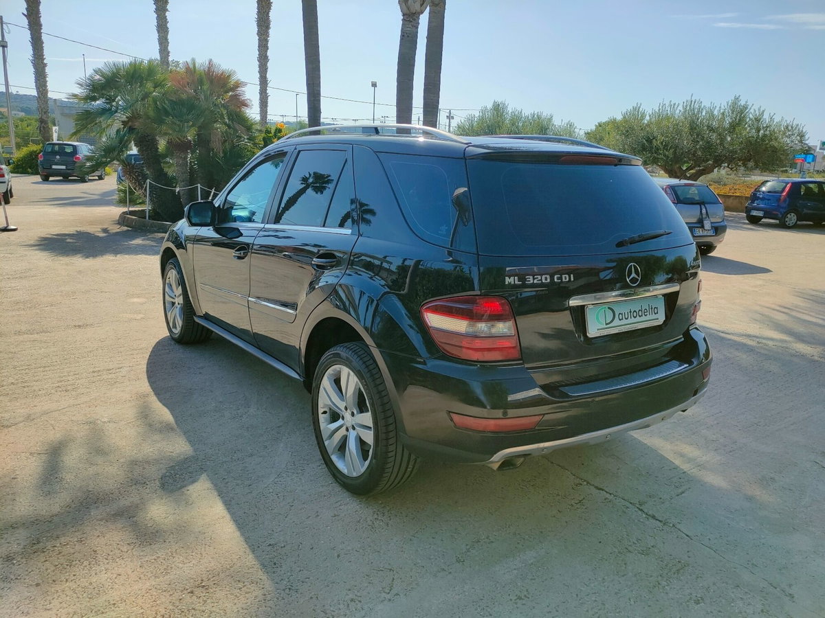 Mercedes-Benz Classe ML 320 CDI (3)