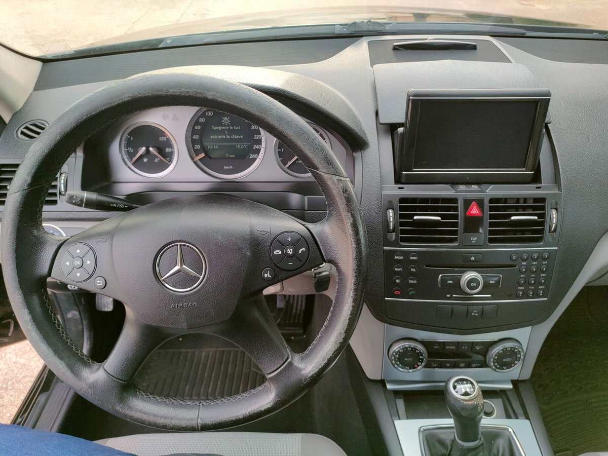 Mercedes-Benz Classe C 220 CDI Elegance (9)