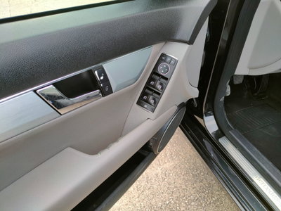 Mercedes-Benz Classe C 220 CDI Elegance (6)