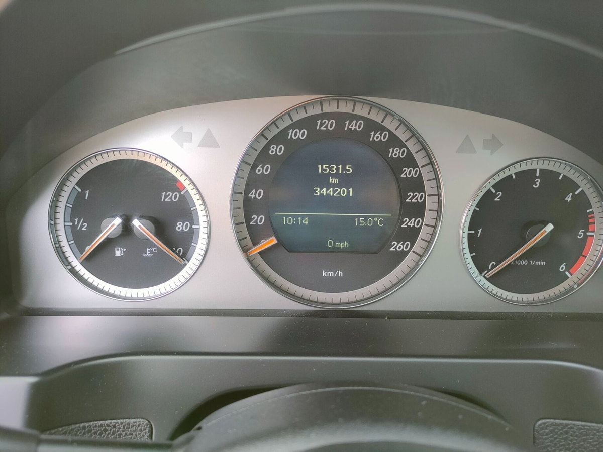 Mercedes-Benz Classe C 220 CDI Elegance (8)