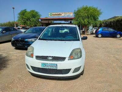 Ford Fiesta 1.4 TDCi 68CV 3 porte Titanium usata
