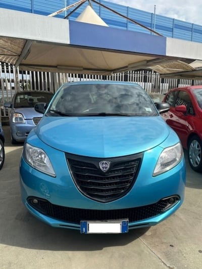 Lancia Ypsilon 1.3 MJT 16V 95 CV 5 porte S&S Silver usata