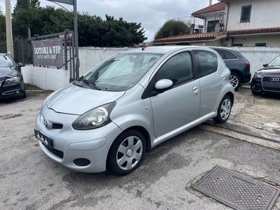 Toyota Aygo 1.0 12V VVT-i 5 porte Sol Connect usata