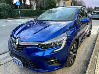 Renault Clio Full Hybrid E-Tech 140 CV 5 porte Intens usata