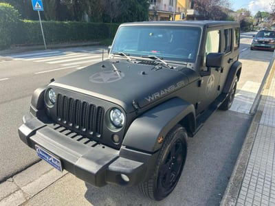 Jeep Wrangler Unlimited 2.8 CRD DPF Sahara Auto usata