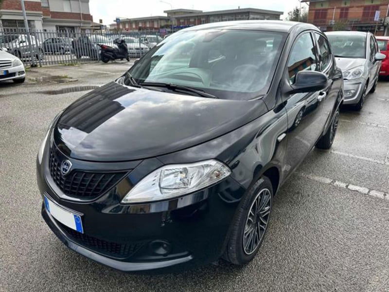 Lancia Ypsilon 1.0 FireFly 5 porte S&S Hybrid Silver Plus