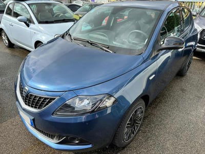 Lancia Ypsilon 1.0 FireFly 5 porte S&S Hybrid Silver Plus usata