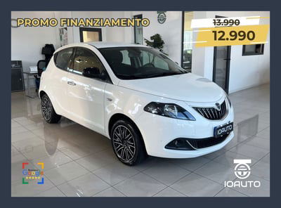 Lancia Ypsilon 1.0 FireFly 5 porte S&S Hybrid Ecochic Gold usata