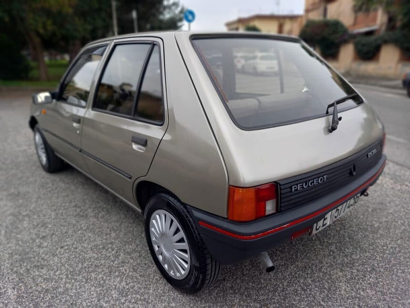 Peugeot 205 5 porte GR