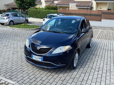 Lancia Ypsilon 1.2 69 CV 5 porte GPL Ecochic Silver usata