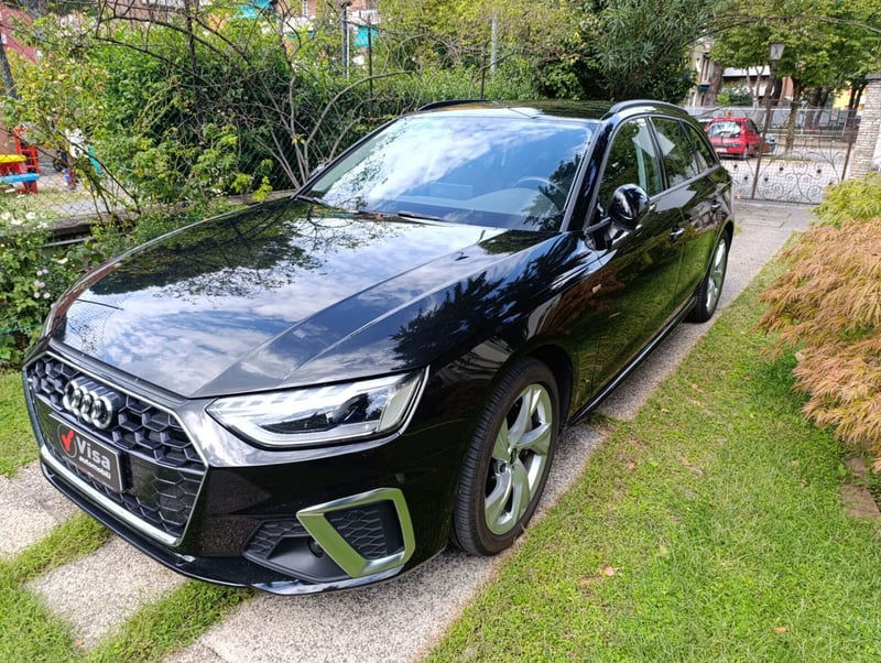 Audi A4 Avant 40 TDI quattro S tronic S line edition