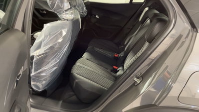 Peugeot 2008 1.2 puretech Active s&s 100cv (11)