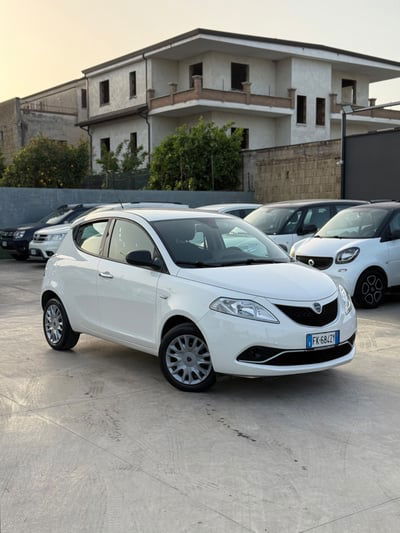 Lancia Ypsilon 1.2 69 CV 5 porte Silver usata
