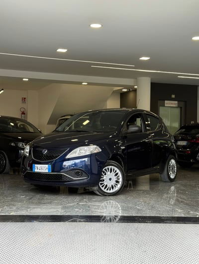Lancia Ypsilon 1.2 69 CV 5 porte Silver usata