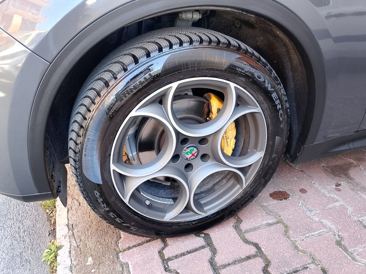 Alfa Romeo Stelvio Stelvio 2.2 Turbodiesel 190 CV AT8 Q4 Sprint (16)