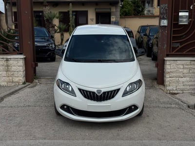 Lancia Ypsilon 1.0 FireFly 5 porte S&S Hybrid Gold Plus usata