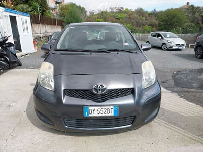 Toyota Yaris 1.0 5 porte Sol usata