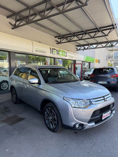 Mitsubishi Outlander 2.2 DI-D 4WD Instyle 7p. usata