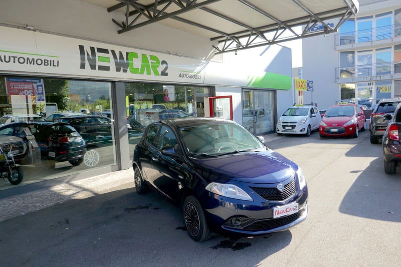 Lancia Ypsilon 1.2 69 CV 5 porte Platinum