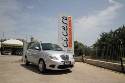 Lancia Ypsilon 1.3 MJT 75 CV New Oro usata