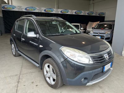 Dacia Sandero 1.6 8V Lauréate usata