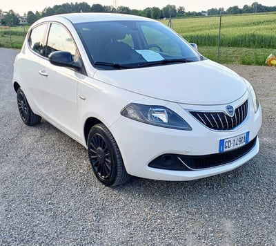 Lancia Ypsilon 1.0 FireFly 5 porte S&S Hybrid Ecochic Gold usata