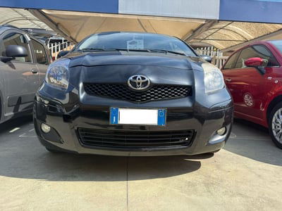 Toyota Yaris 1.3 5 porte Sol usata