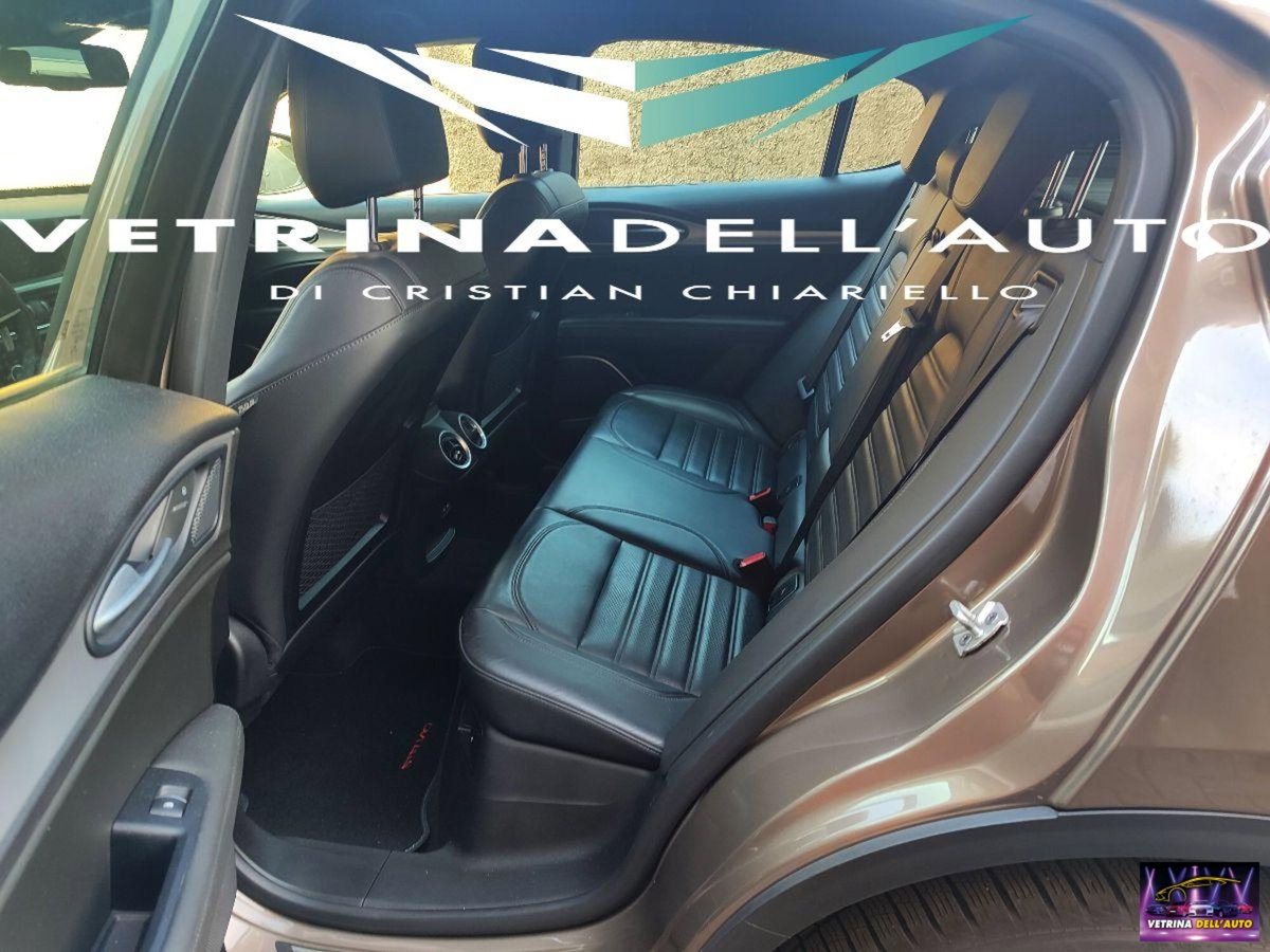 Alfa Romeo Stelvio Stelvio 2.2 Turbodiesel 210 CV AT8 Q4 Lusso (16)