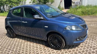 Lancia Ypsilon 1.0 FireFly 5 porte S&S Hybrid Ecochic A. Ferretti usata