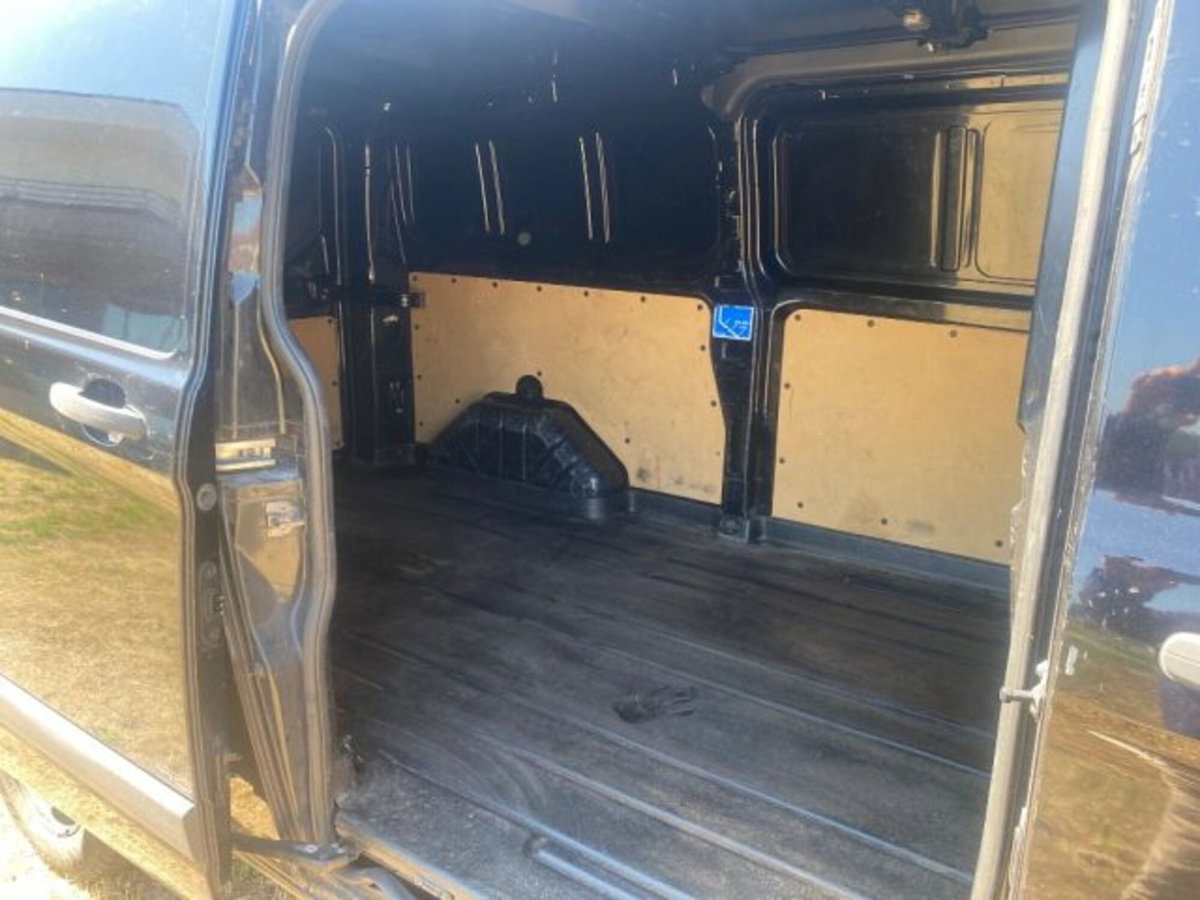 Ford Transit Custom Furgone 290 2.2 TDCi 125CV PL Furgone Trend (17)