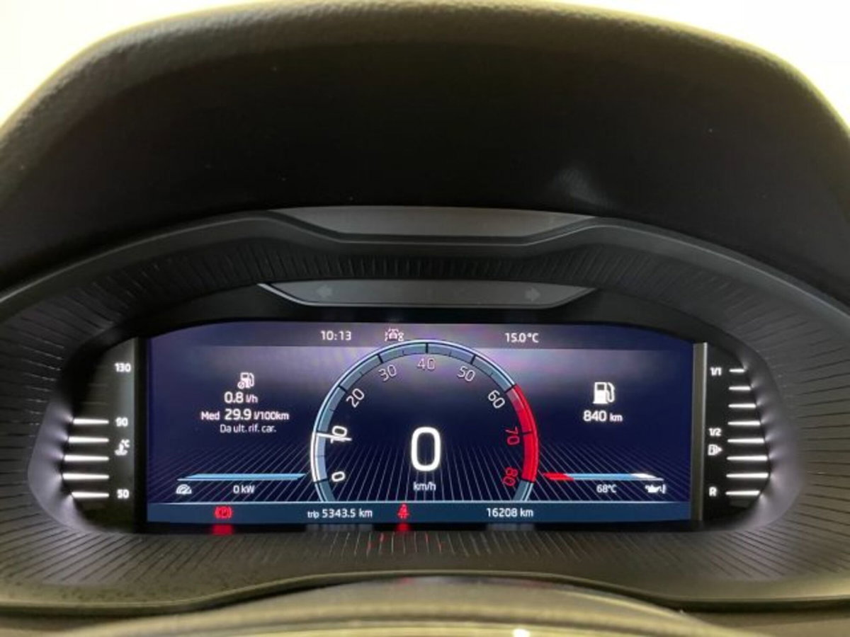 Skoda Kamiq 1.0 tsi Black Dots 95cv (5)