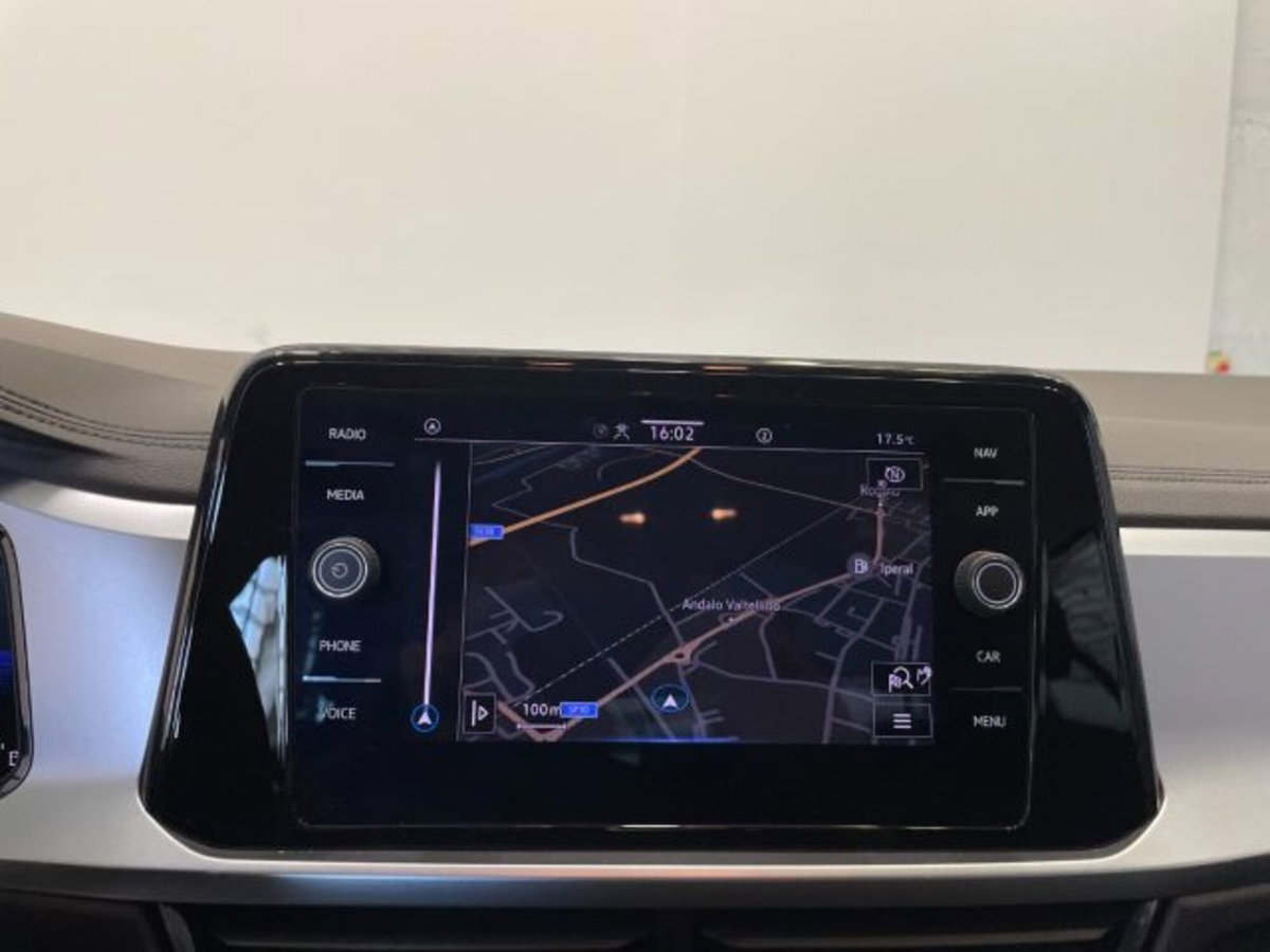 Volkswagen T-Roc 1.5 tsi Life dsg (10)