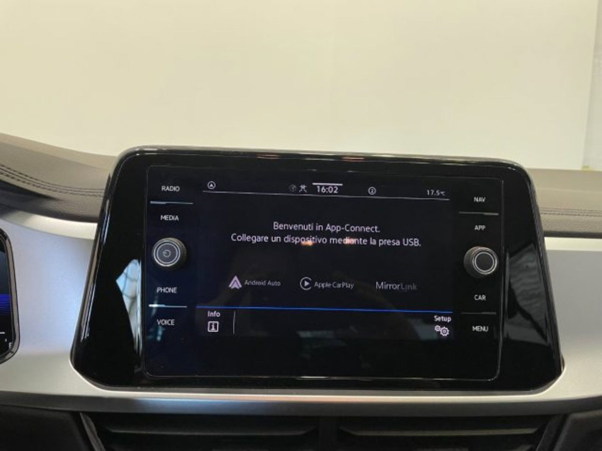 Volkswagen T-Roc 1.5 tsi Life dsg (11)