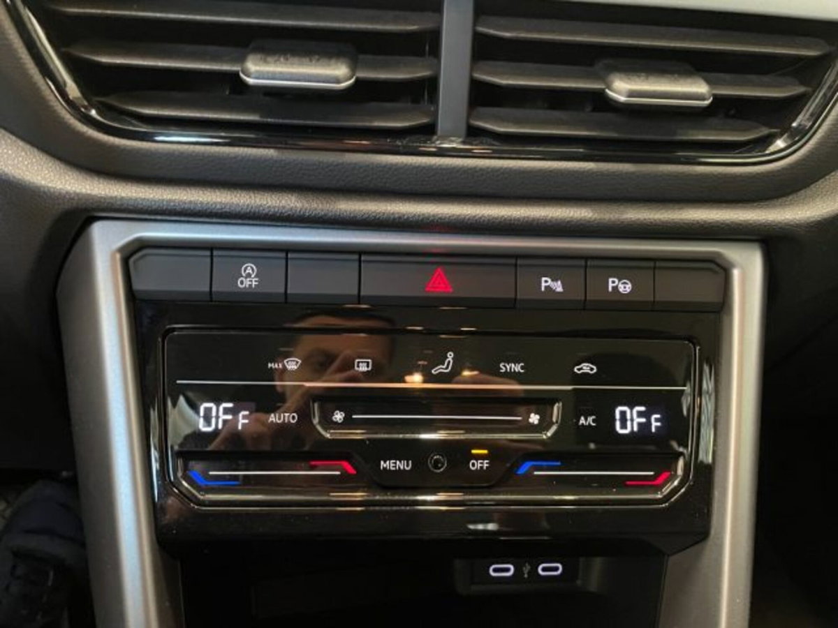 Volkswagen T-Roc 1.5 tsi Life dsg (13)